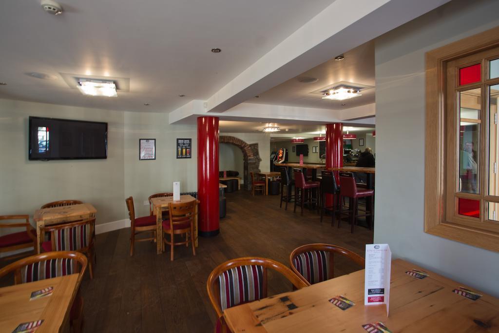 Cambrian Inn Tredegar Exterior foto
